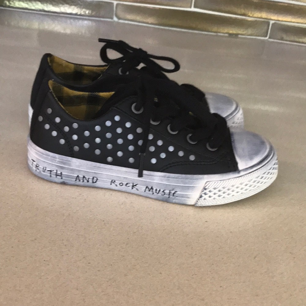 Brand new Zara boys studded sneaker size 26/27